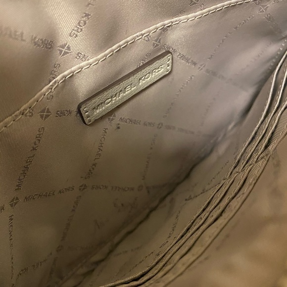 Michael Kors studded wristlet - Picture 4 of 5